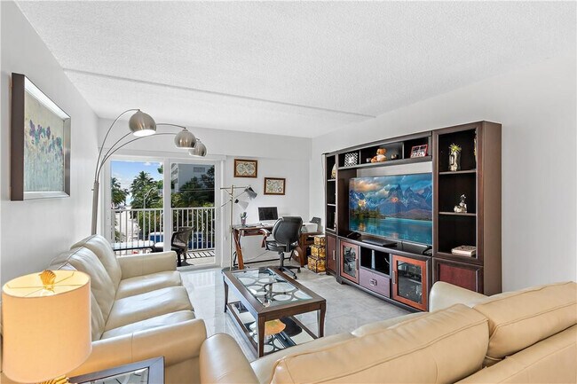 Building Photo - 95 N Birch Rd