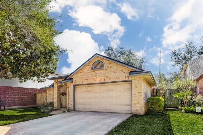 Building Photo - 3518 Pecan Point Dr