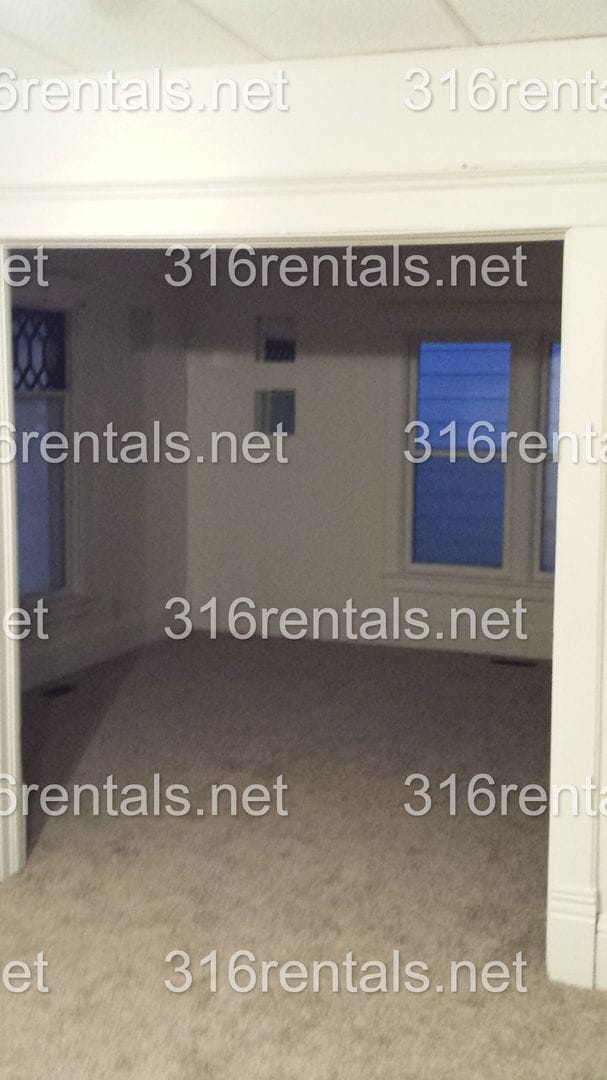 Building Photo - $795 - 2 bed 1 bath - Single Family Home