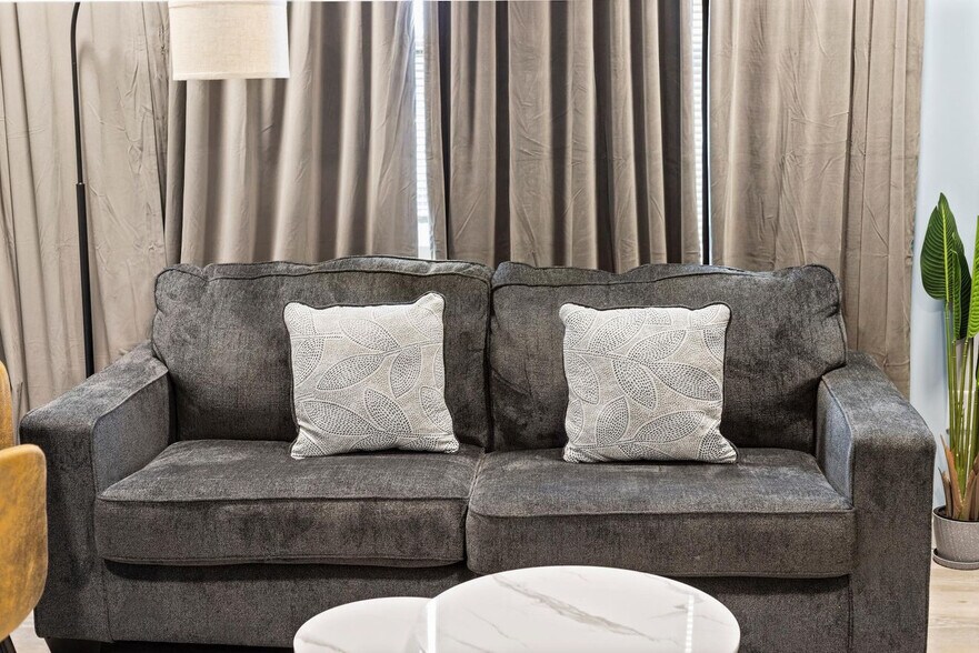 Building Photo - 95 Broadway