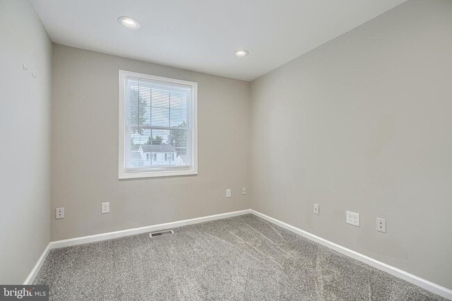 Building Photo - 209 Bridge Dr