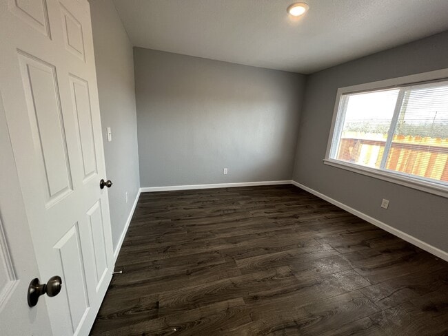 Building Photo - 28994 Rd 168