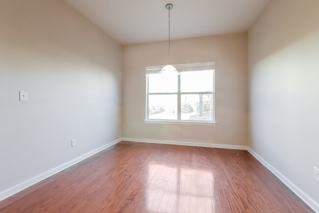 Building Photo - 107 Seabreeze Trail