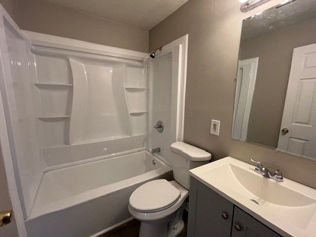 Building Photo - 5541 Dale Dr