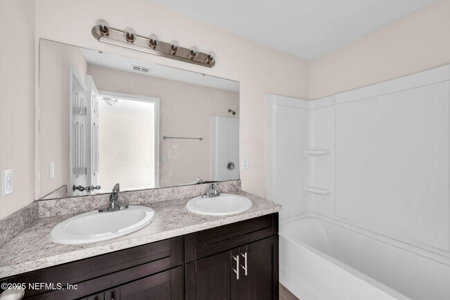 Building Photo - 2603 Lowell Ave