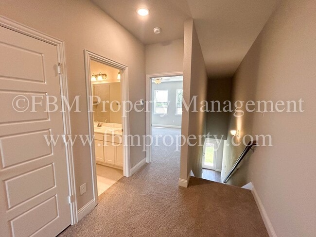 Building Photo - 2133 Layla Dr