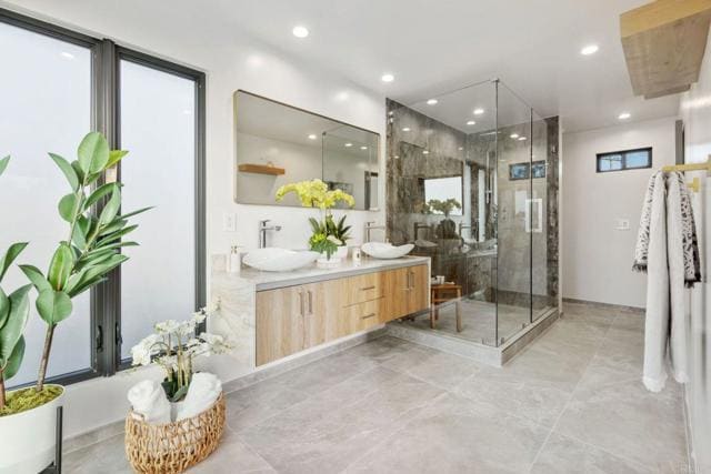 Building Photo - 5610 Bellevue Ave