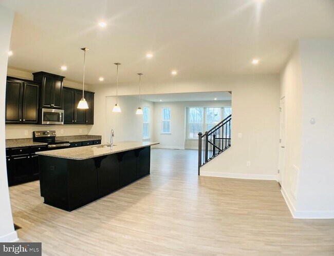 Building Photo - 11380 Willow Green Cir