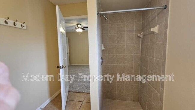 Building Photo - 10368 Lansfield St