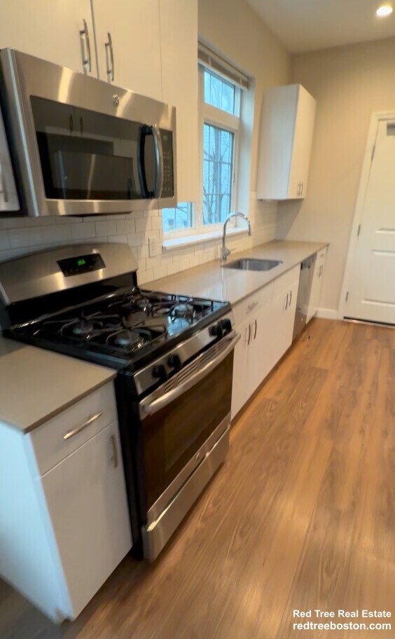 Building Photo - 11 Alder St