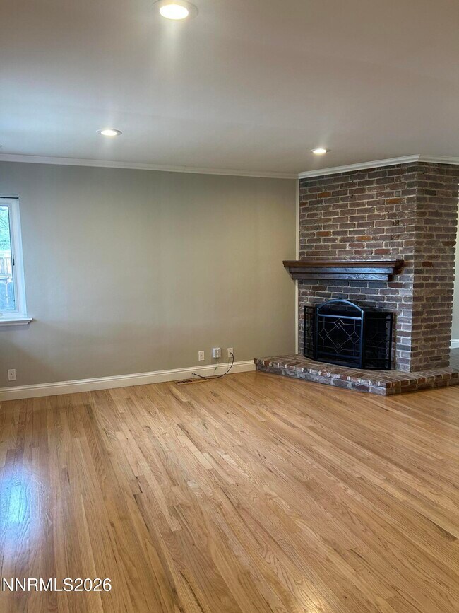 Building Photo - 1250 Charles Dr