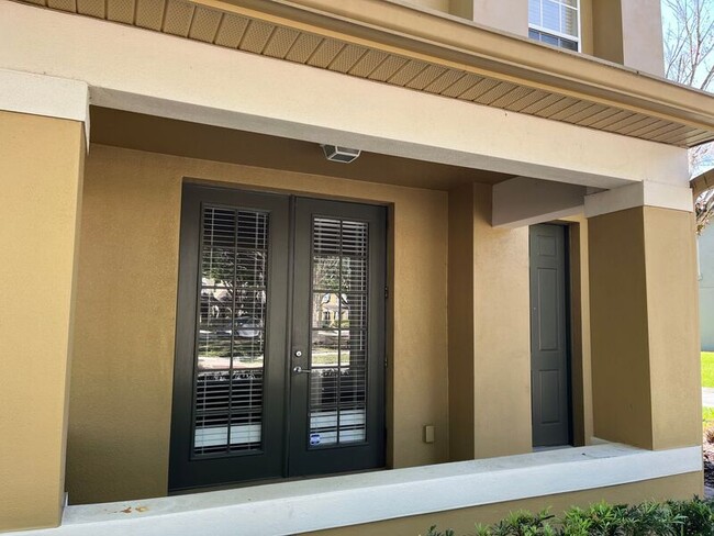 Building Photo - 12856 Salomon Cove Dr