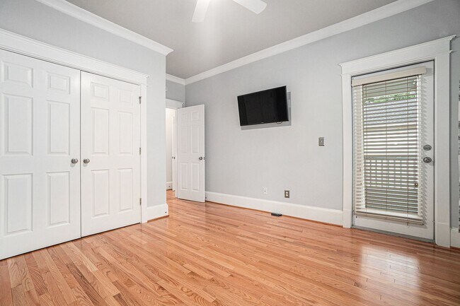 Building Photo - Charleston-Style East Atlanta Entertainer'...