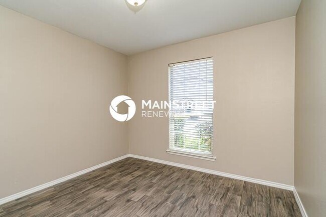 Building Photo - 3 Bedroom Pet-Friendly Home in ARLINGTON, TX with Main Street Renewal