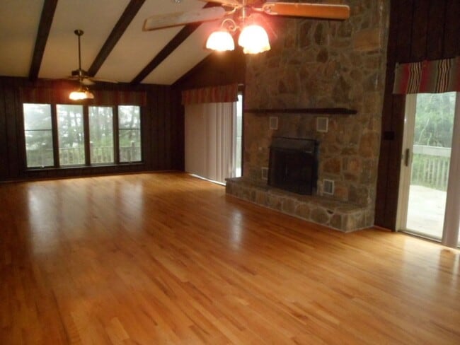 Building Photo - 1068 Monteith Branch Rd