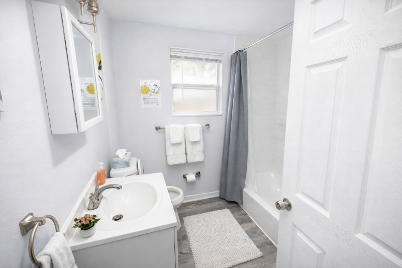 Building Photo - 1409 E Waters Ave