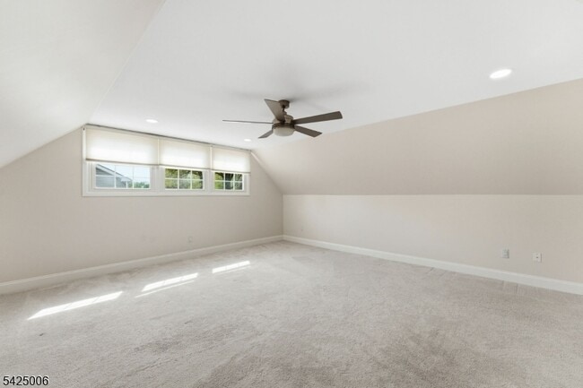 Building Photo - 3 Cypress Rd