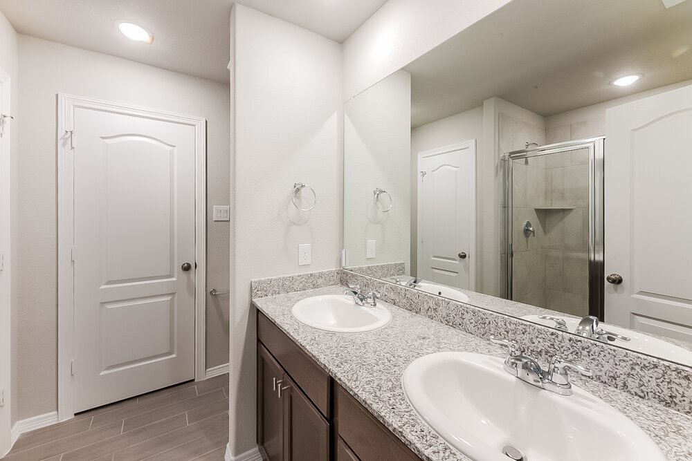 Building Photo - 25542 Valverdant Ct