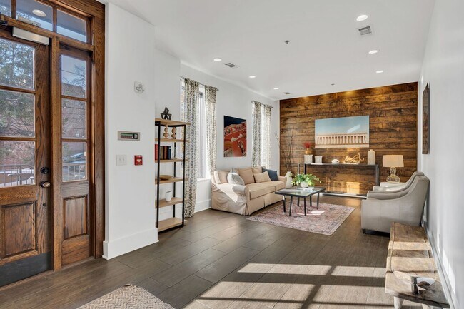 Building Photo - Furnished West End Luxury Condo