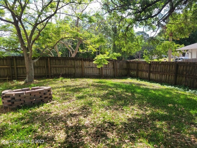 Building Photo - 950 Nixon Cir NE