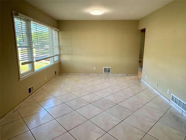 Building Photo - 3129 Nursery Rd SE