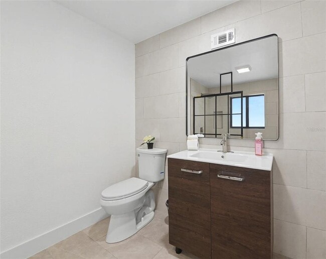 Building Photo - 2239 Worrington St