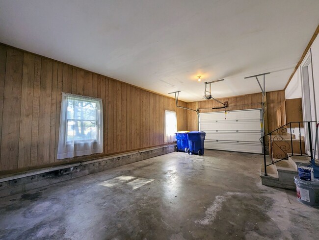 Building Photo - Welcome Home to Harrington: 3-Bedroom Oasi...