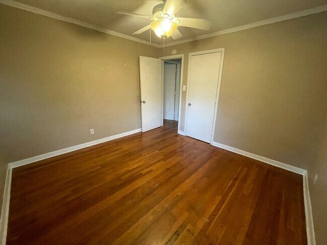 Building Photo - Large Duplex home with giant deck, parking, in quiet neighborhood, Available in June