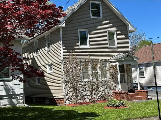 Building Photo - 53 Roser St