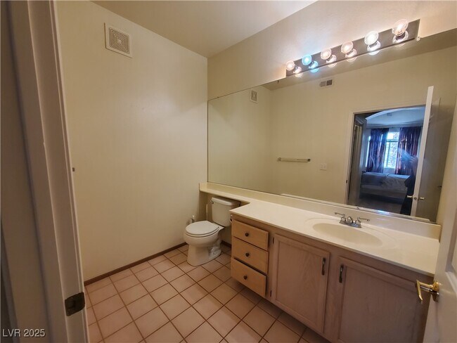 Building Photo - 75 N Valle Verde Dr