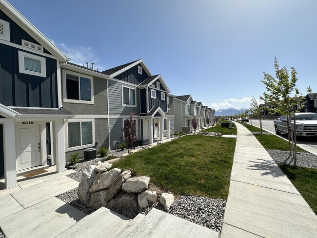 Building Photo - 8516 W Cordero Dr