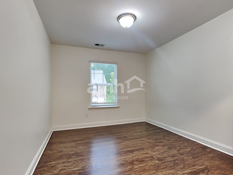 Building Photo - 174 Makenna Dr