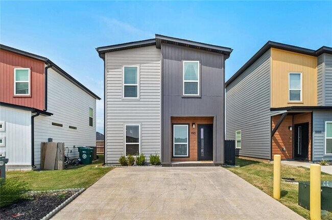 Building Photo - 990 Boardwalk Ave