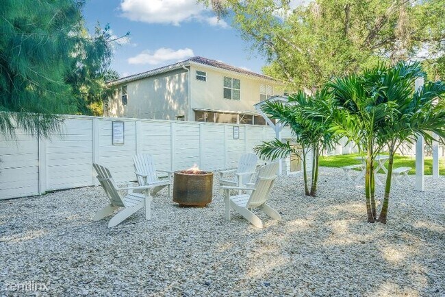 Building Photo - 3104 W San Juan St