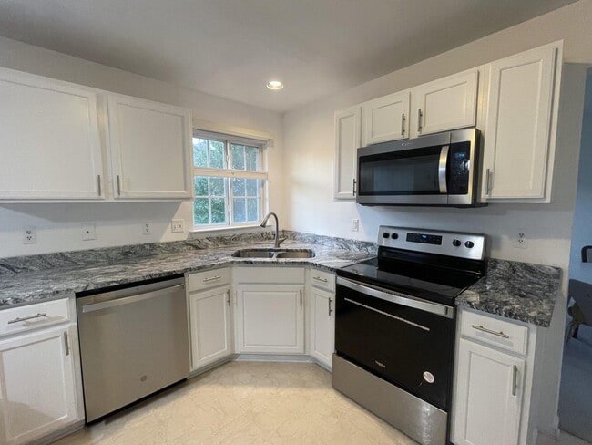 Building Photo - 1692 Scio Ridge Rd
