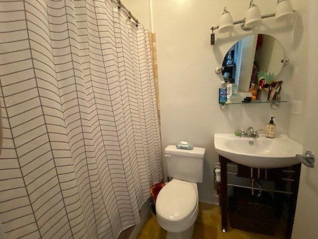 Building Photo - 2120 W Washington Blvd