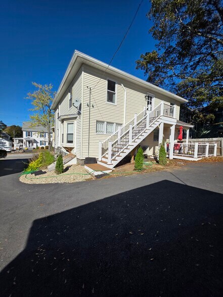 Building Photo - 33 Lodge St