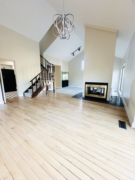 Building Photo - 5 Millay Ct