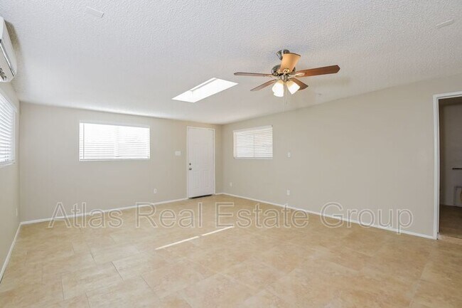 Building Photo - 8464 E Ruby Dr