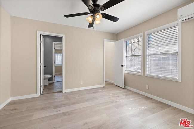 Building Photo - 717 W 75th St