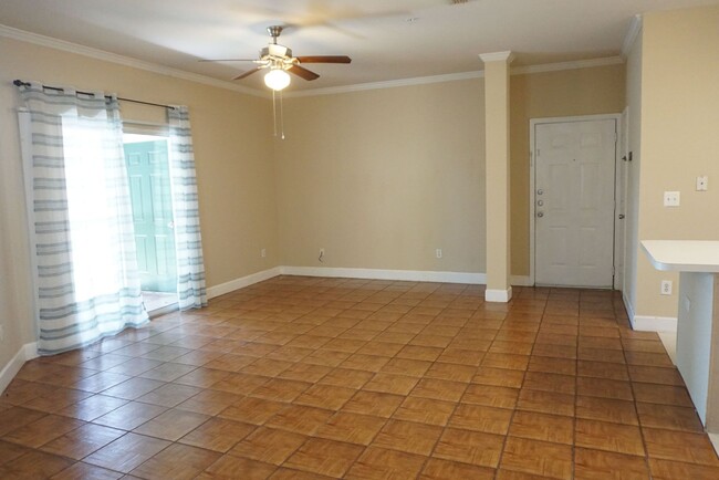 Building Photo - Ground floor 2 bedroom condo in gated Pont...