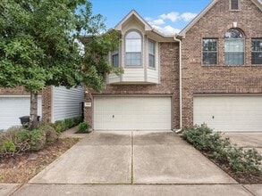 Building Photo - 1506 Nashua St