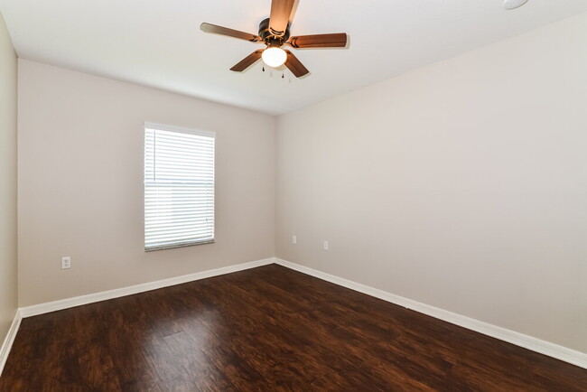 Building Photo - 436 Fish Hawk Dr