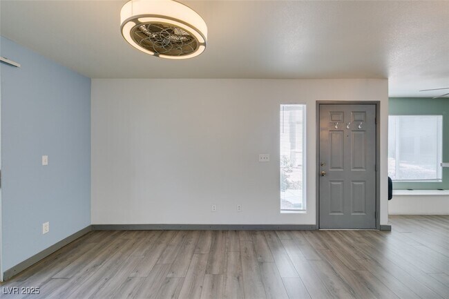 Building Photo - 3168 Tarpon Dr
