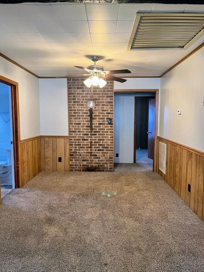 Building Photo - NICE CLEAN COUNTRY HOME, 3 BDRM 1.5 BA