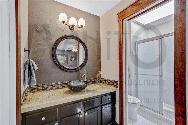 Building Photo - Spacious South Hill Rancher