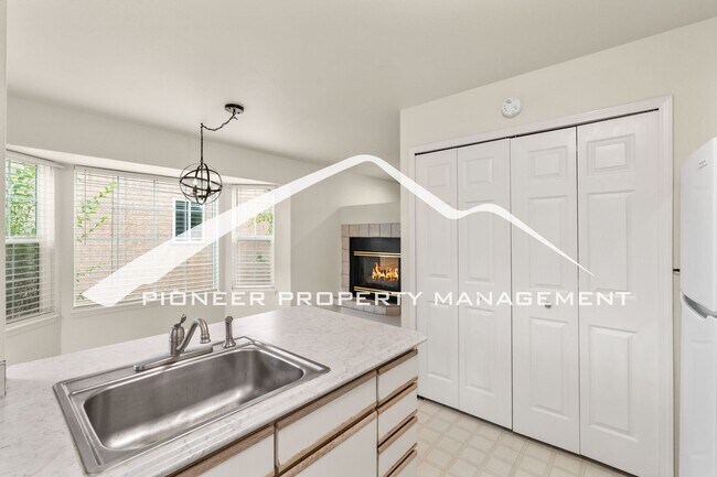 Building Photo - 6162 Colony Cir
