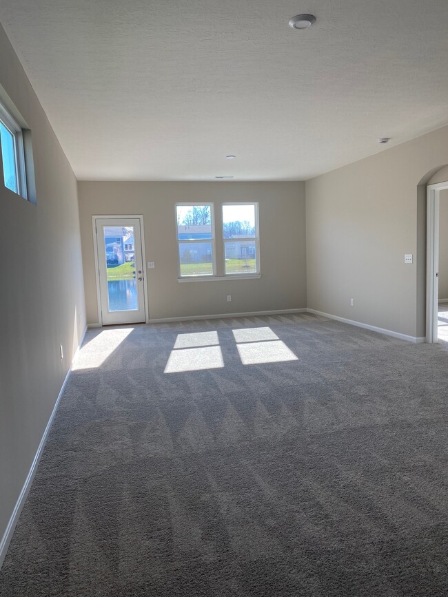 Building Photo - 1511 Summerview Ln