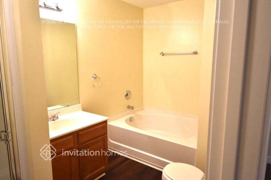 Building Photo - 974 Ramsgate Dr SW