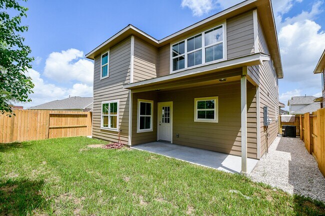 Building Photo - 2807 Topiary Ln